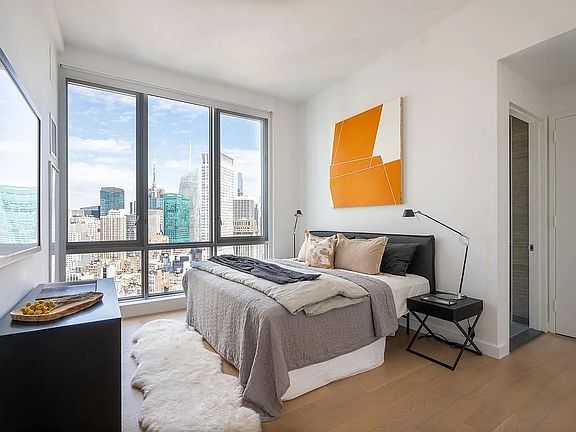 4th image of 160 Madison Ave APT 40G
