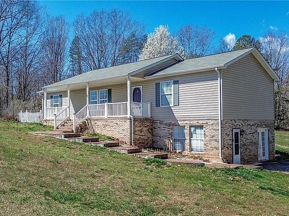 2nd image of 311 Fletcher Rd