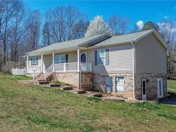 311 Fletcher Rd, Union Grove, NC 28689