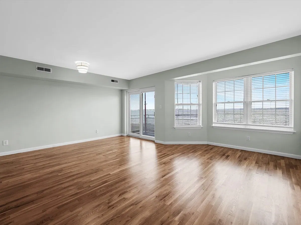 2 bed, 1050 sqft, $3,500 — Photo 3