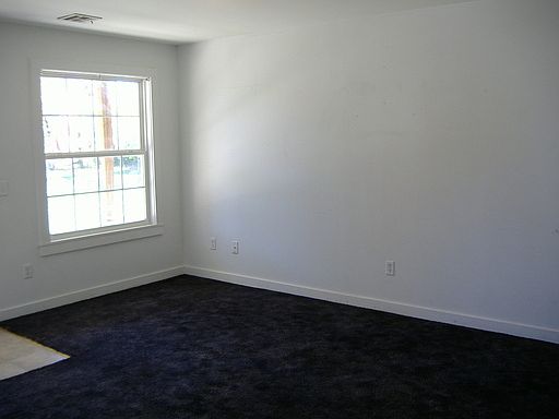 2nd image of 603 E Pinion St