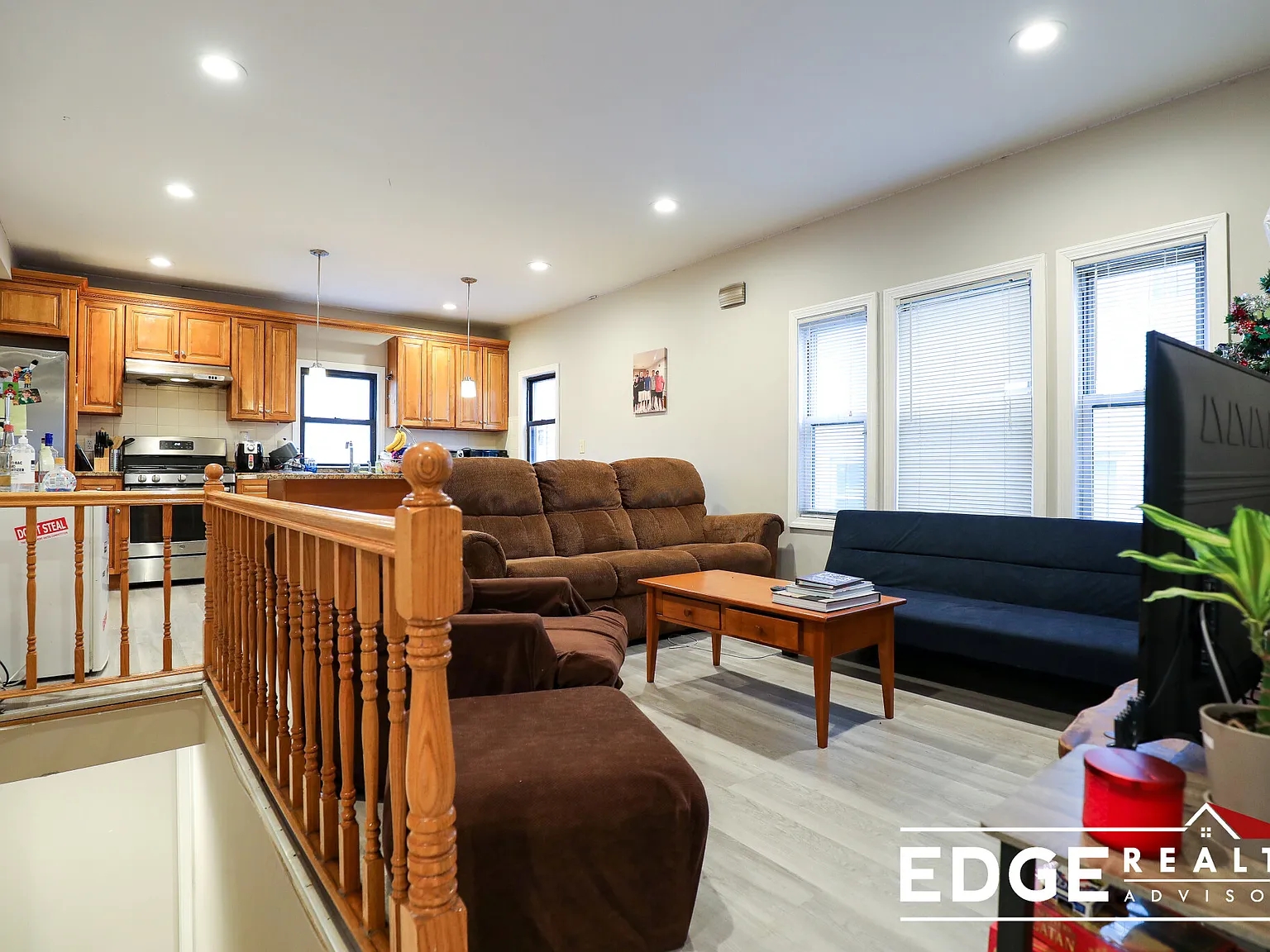 4 bed, 1800 sqft, $5,200 — Photo 4