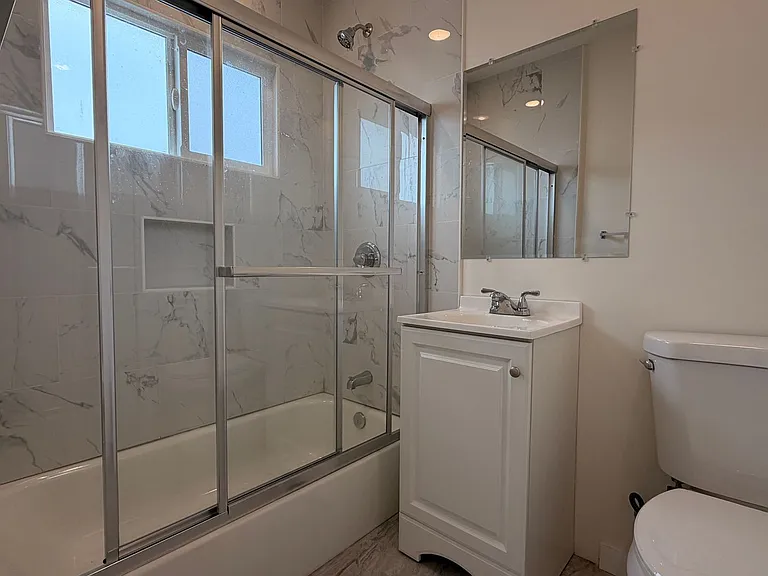 3950 S Hillcrest Dr — Photo 8