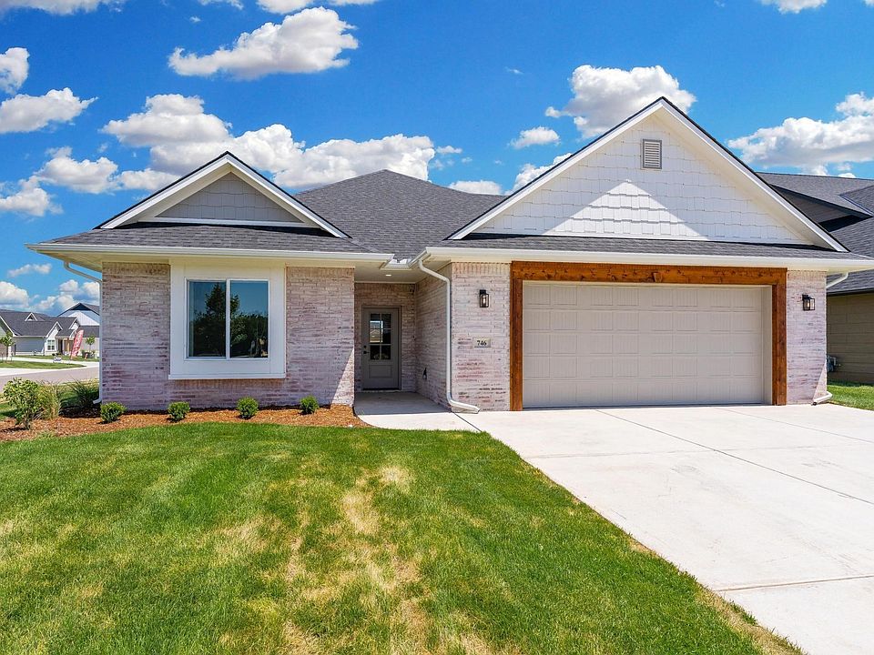 2nd image of 706 N Rainbow Lake Ct
