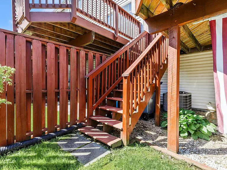 5621 Queen Anne Ct — Photo 44