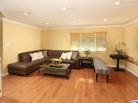 4th image of 2406 Olive Ave
