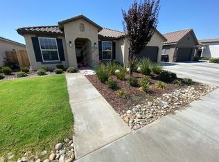 1025 S Crumal St, Visalia, CA