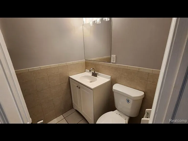 37 W Shevlin Ave — Photo 7