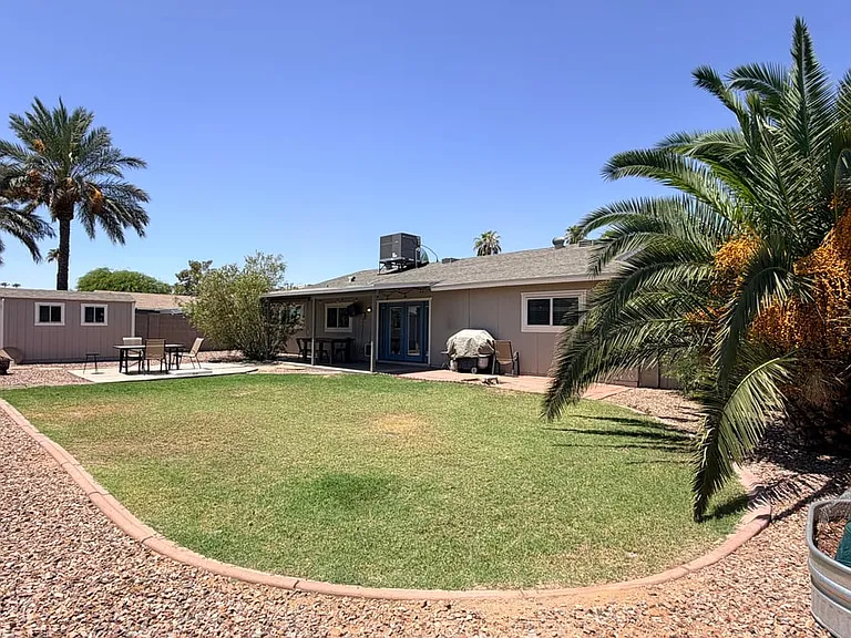 2303 S Cottonwood Dr — Photo 24