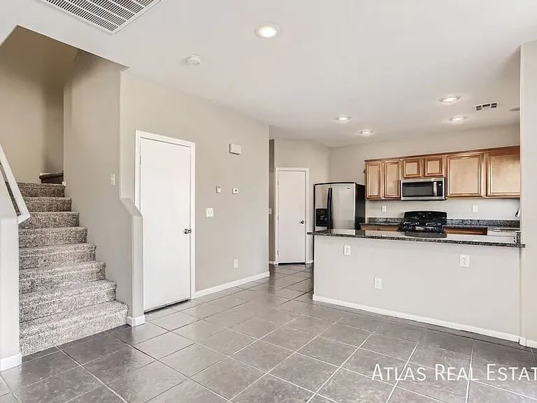 3528 Colby Creek Ave — Photo 6