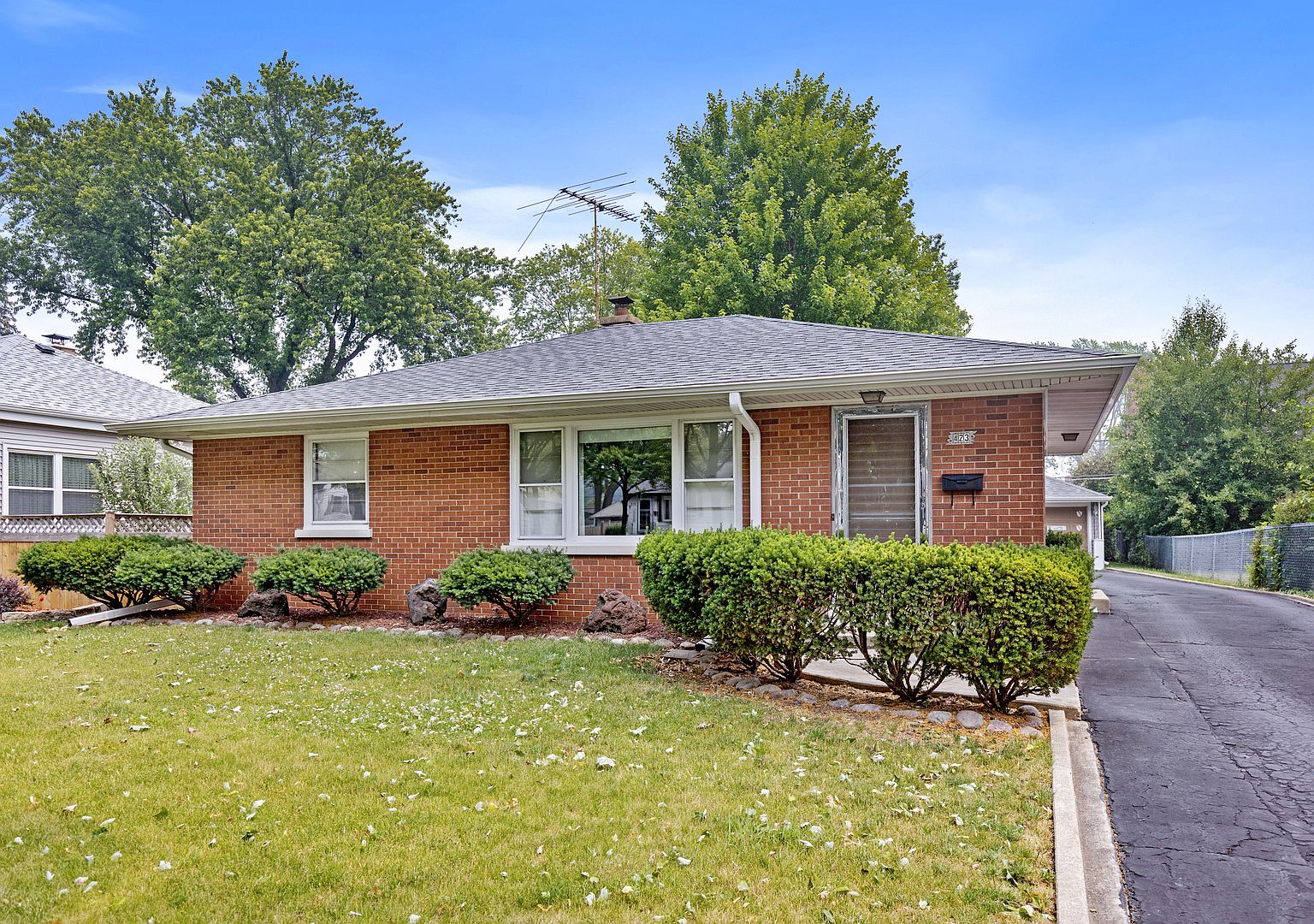 423 Home Ave, Itasca, IL 60143 Zillow