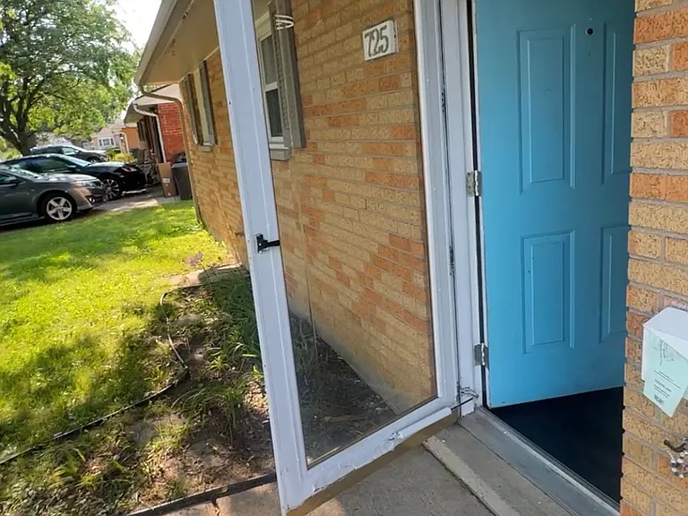 725 Kirkwood Dr — Photo 1