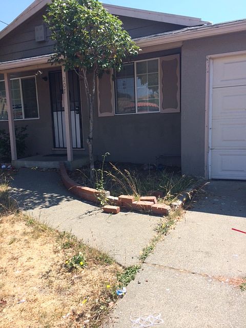 1st image of 207 Mark Ave