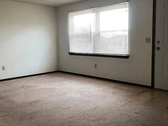 2 bed, 1050 sqft, $1,300 — Photo 1