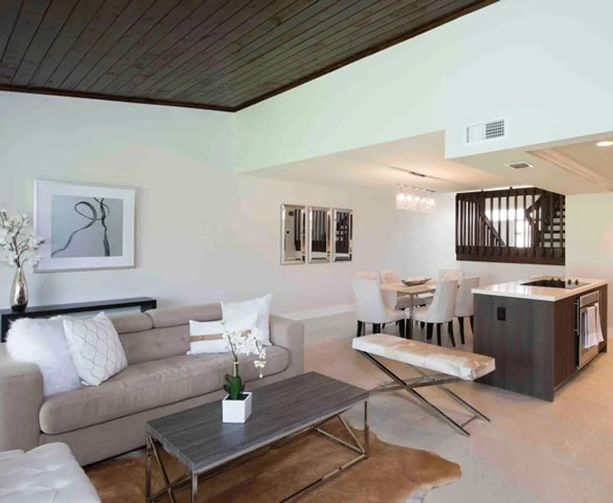 Building Photo - 293 Old Meadow Way N