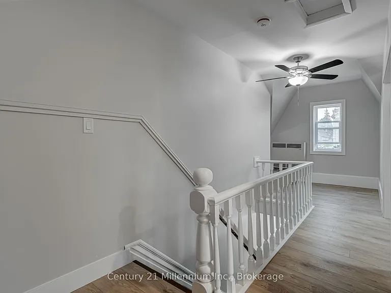 276 Edward St #UPPER — Photo 7