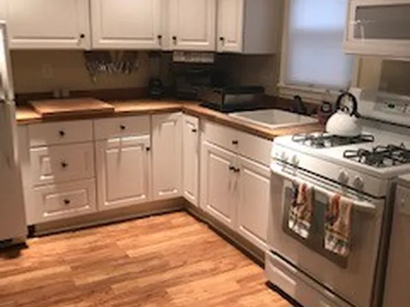 421 Sweetbriar St, Pittsburgh, PA 15211