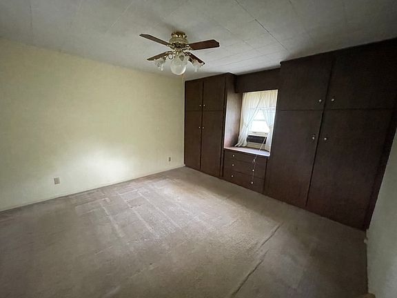 2nd image of 301 S Elm St