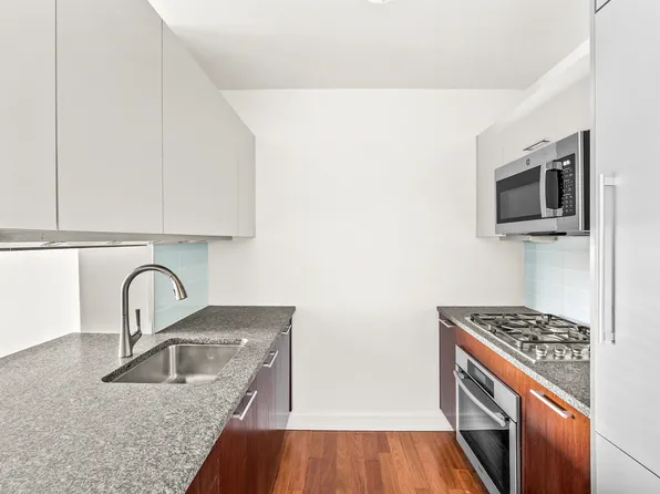 100 Riverside Boulevard image 1 of 4