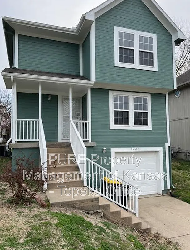 3 bed, 3.0 bath, 1738 sqft, $1,875 — Photo 3