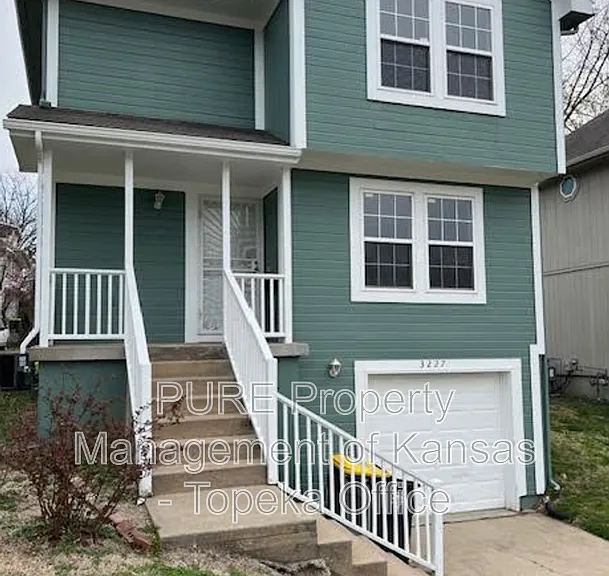 3227 Park Ave — Photo 3