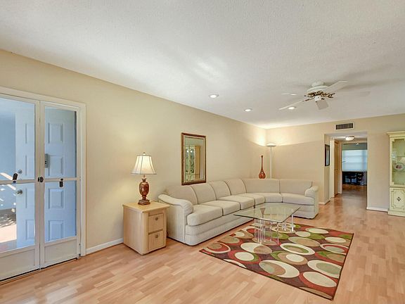 4th image of 5133 Lakefront Boulevard #B
