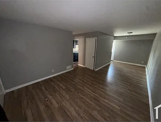 3 bed, 818 sqft, $1,300 — Photo 3