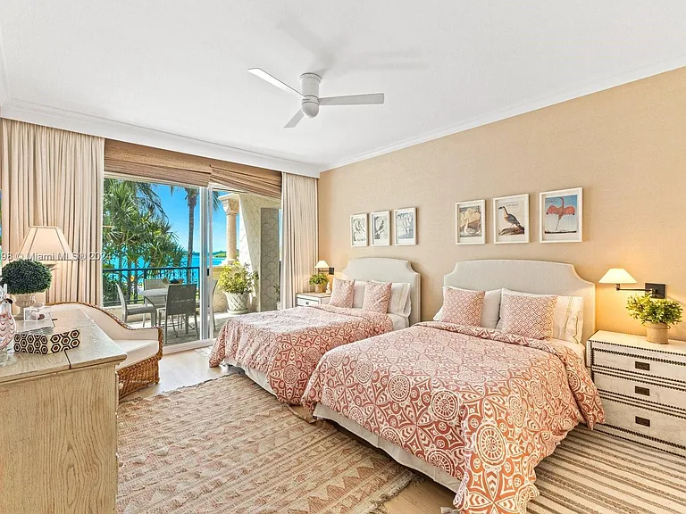5221 Fisher Island Dr #5221 — Photo 35