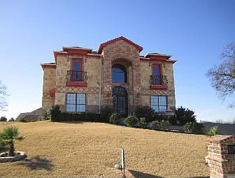 1st image of 2824 Fountain View Blvd