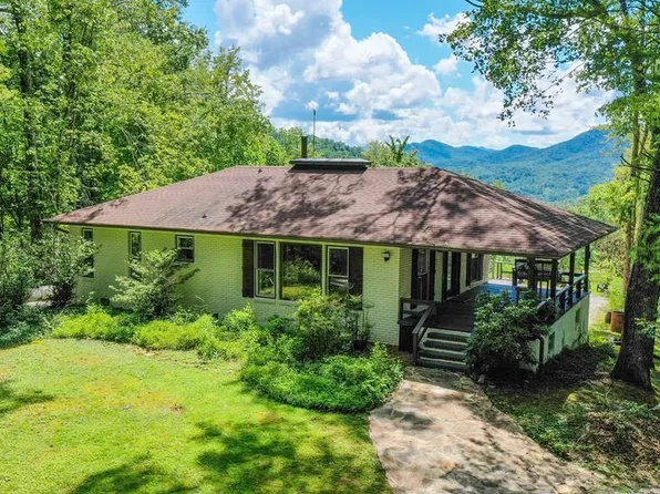 1515 Briartown Church Rd, Topton, NC 28781