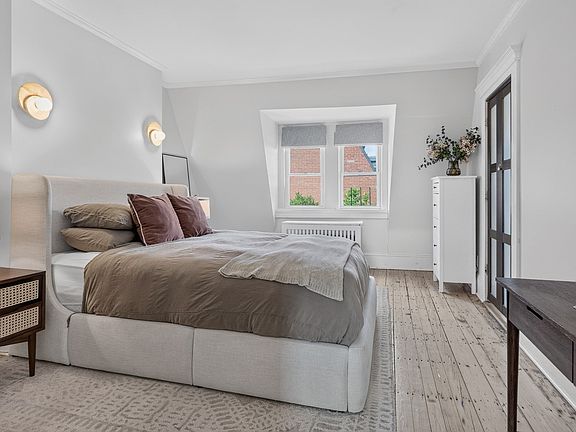 5th image of 24 Harvard St #4
