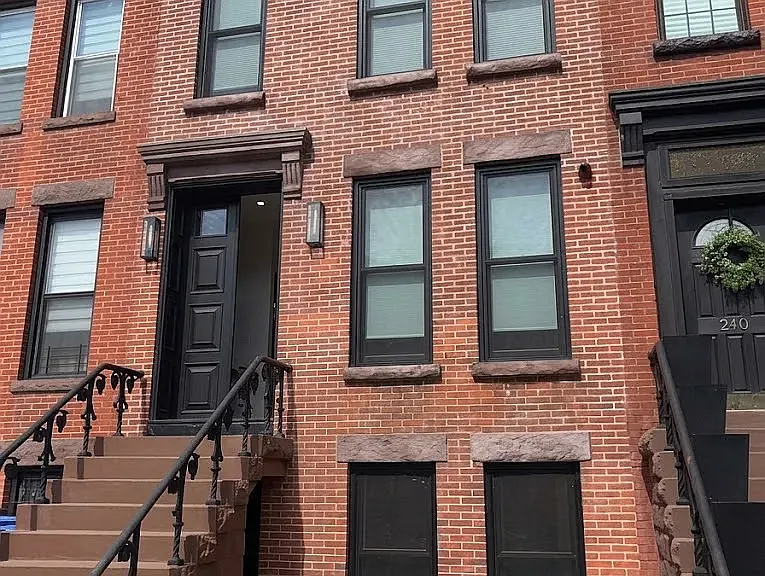 242 Albany Ave #2 — Photo 9