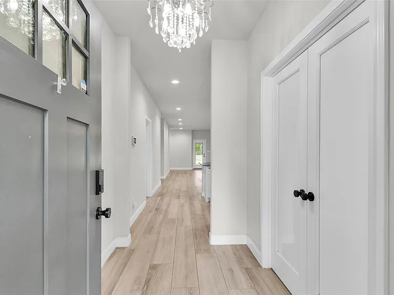 11087 Sutton Pl — Photo 4