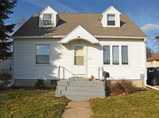 108 E Cedar St, Anamosa, IA 52205