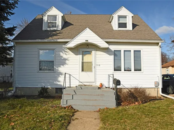 108 E Cedar St, Anamosa, IA 52205