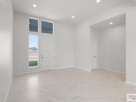 4th image of 6941 Diamond Cove Dr
