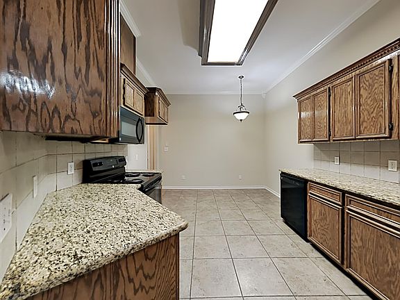 5th image of 6321 Queen Bess Dr