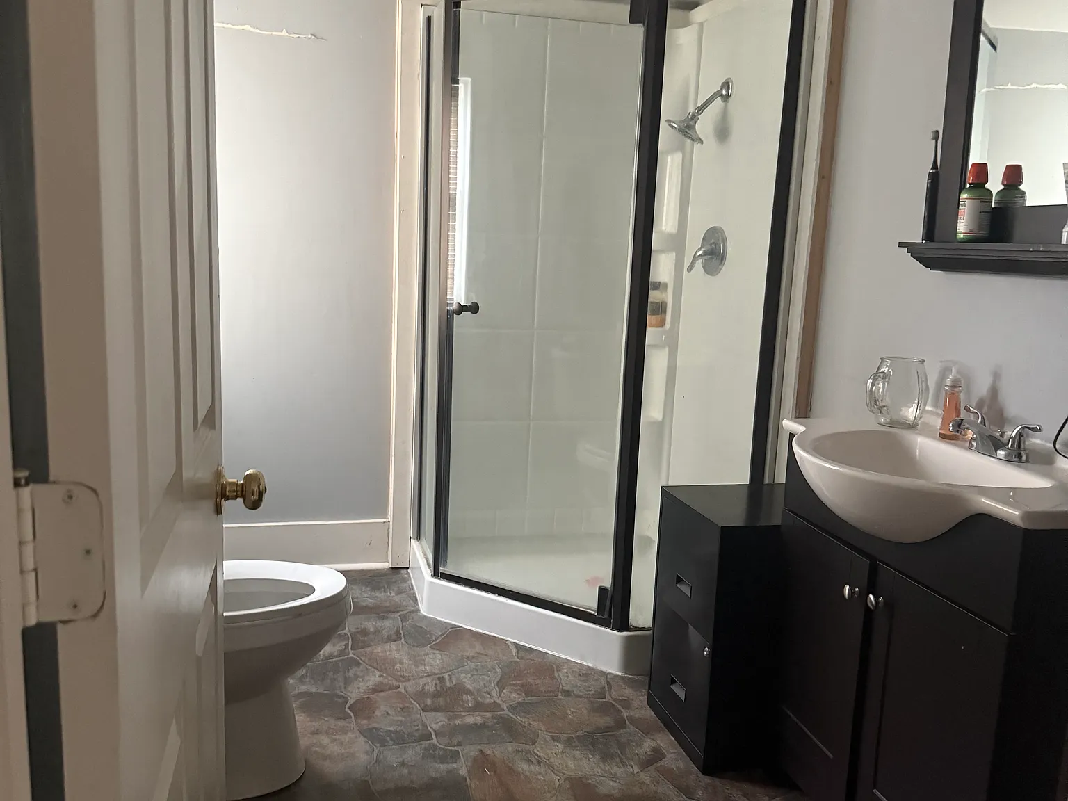 6 bed, 3771 sqft, $1,650 — Photo 4