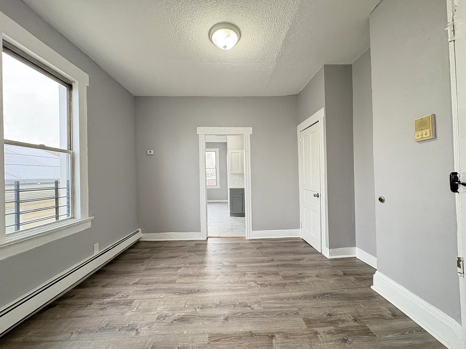 2 bed, 800 sqft, $2,000 — Photo 2