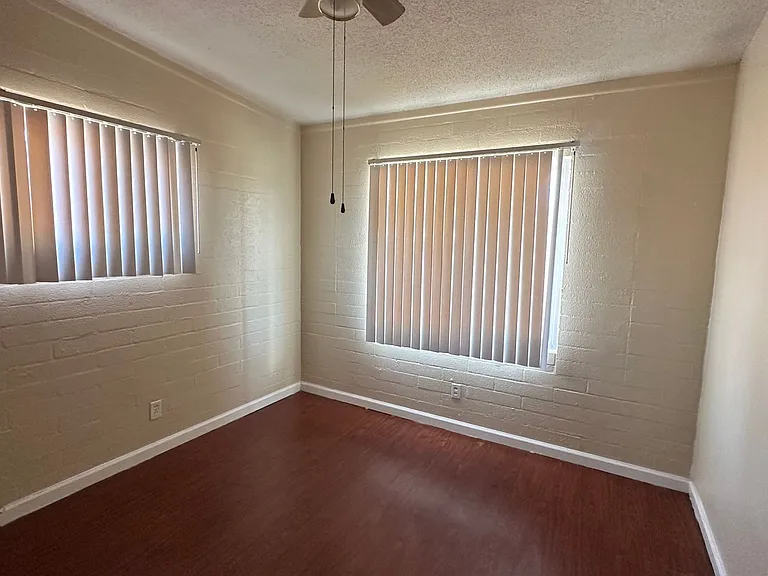 901 Elko Way — Photo 11