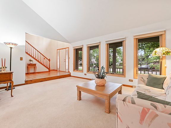 4th image of 1155 Charter Oaks Dr