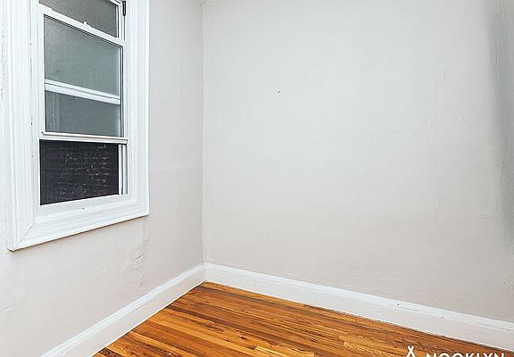 5th image of 27 Kingsland Ave APT 1L