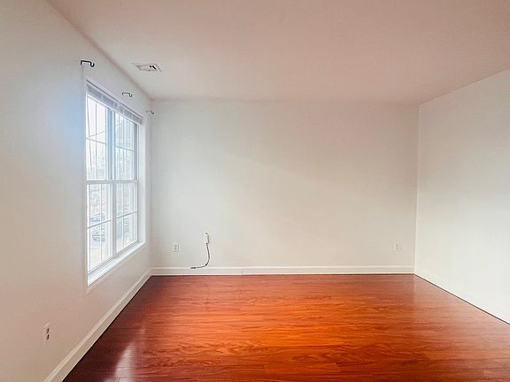 4th image of 691 N 6th St #2