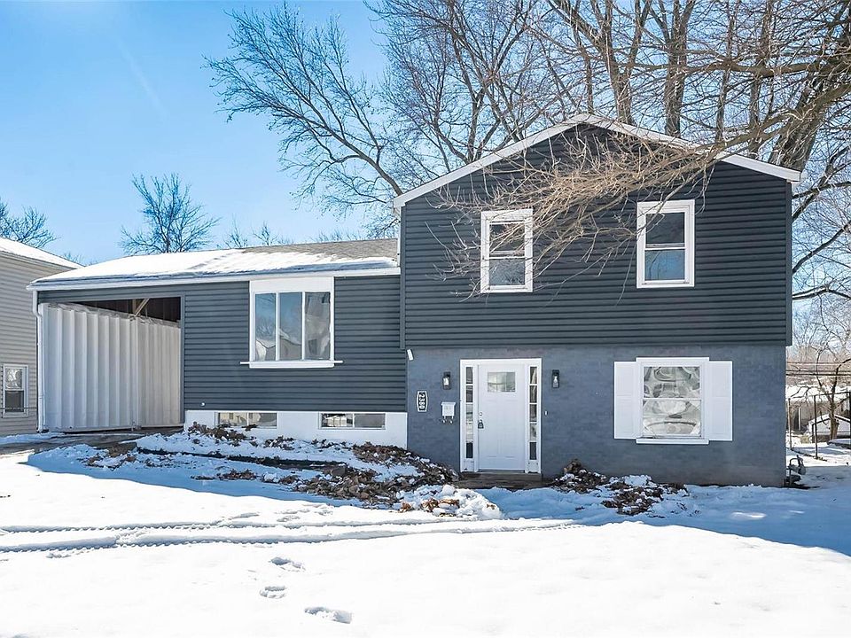 1st image of 2380 Oakwood Manor Dr