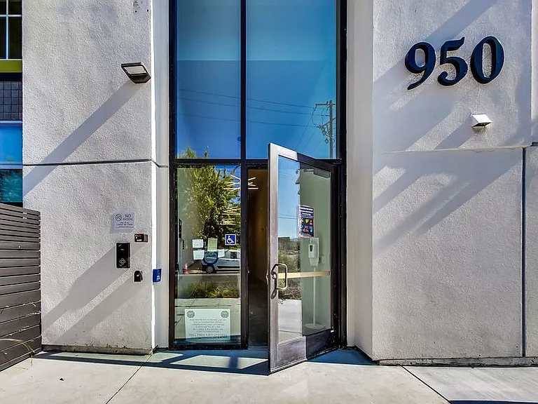 950 Lofts — Photo 135