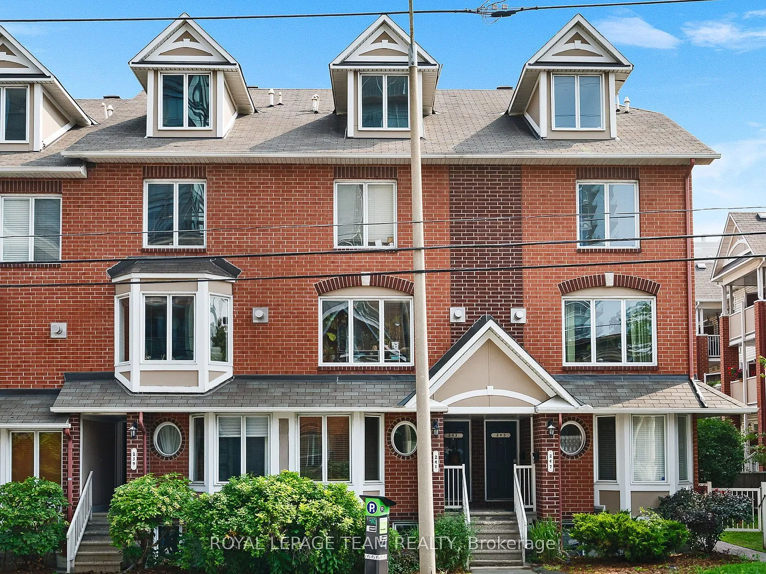 2 bed, $2,595 — Photo 2