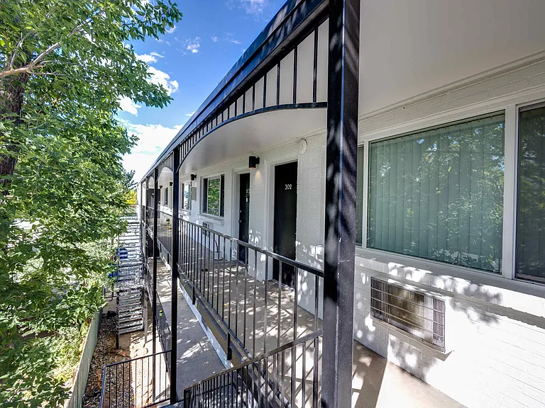 2441 S. York St. — Photo 17
