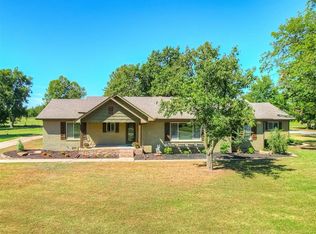 405 S Pine St, Crescent, OK 73028