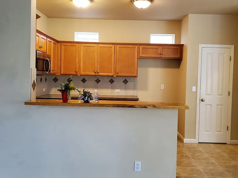 7612 Kodiak Ave NE — Photo 3