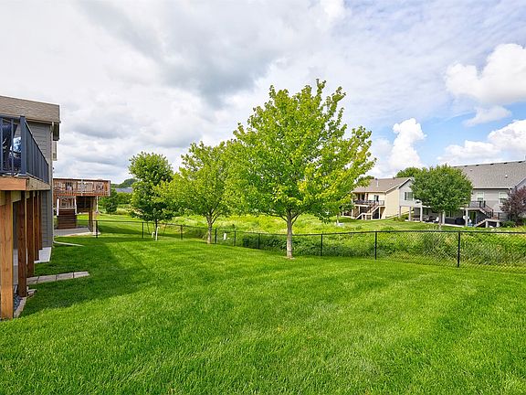 5th image of 215 Abigail Ln